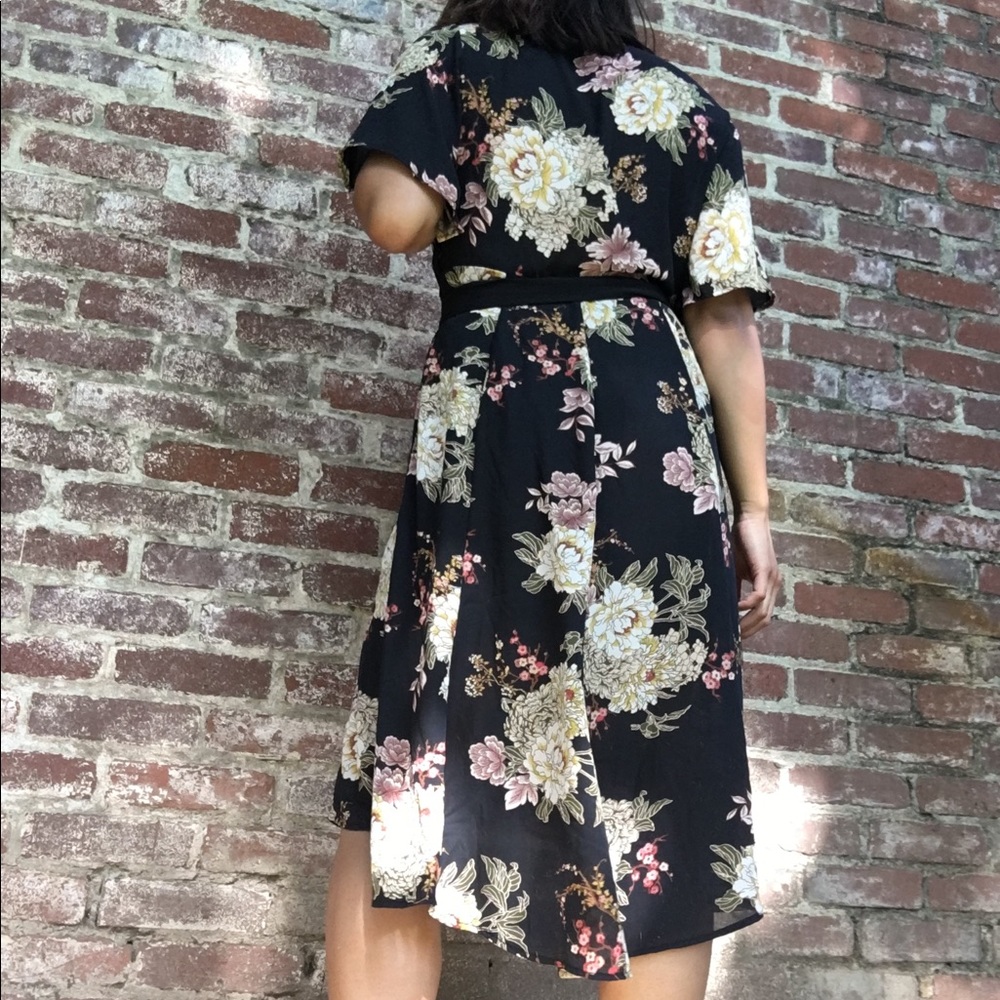 Floral Wrap Dress - Picture 4 of 5